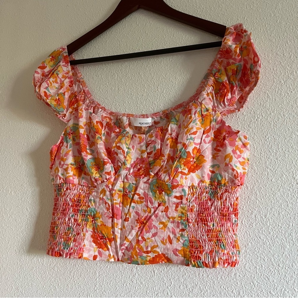 NWT Heatherly Pink Floral Cropped Smocked Top
